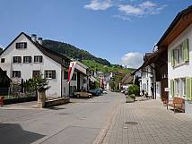 Dorfstrasse von Osten aus