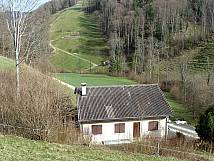 Schützenhaus mit Blick zum Scheibenstand